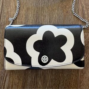 Tory Burch Black & White Floral Crossbody Wallet Chain Strap